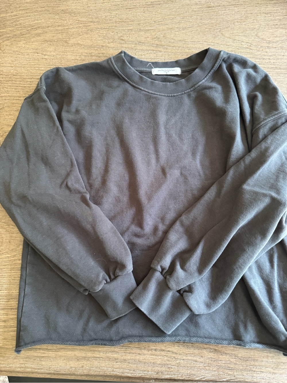 PerfectWhiteTee sweatshirt sz M.